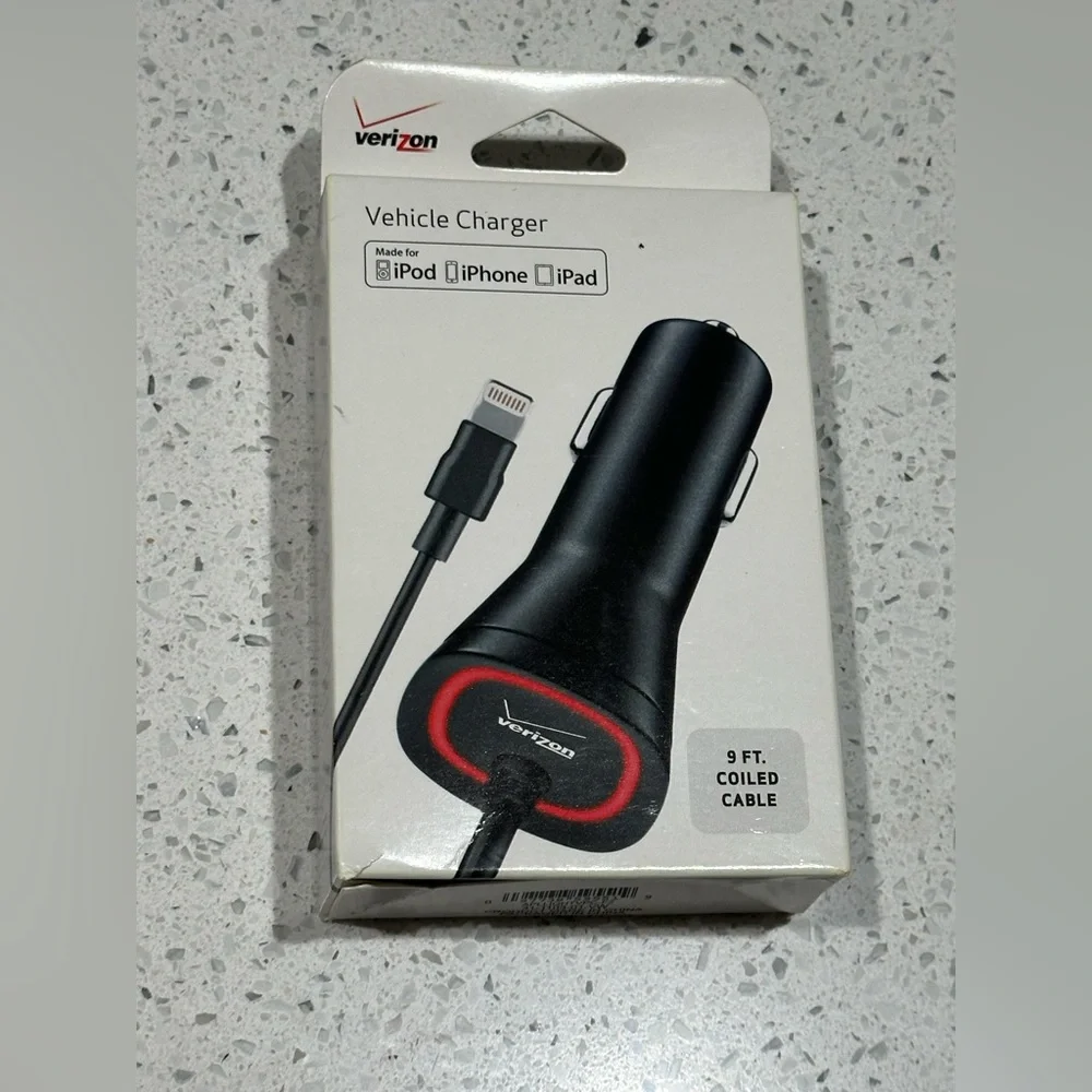 Verizon Vehicle Charger NIB Lightning Cable 9ft Coiled iPhone iPad